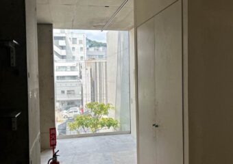 株式会社A様美容室内部解体工事