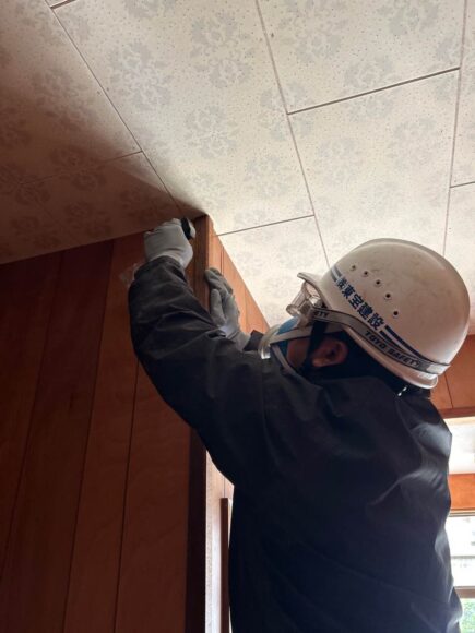 アスベスト調査、検体採取